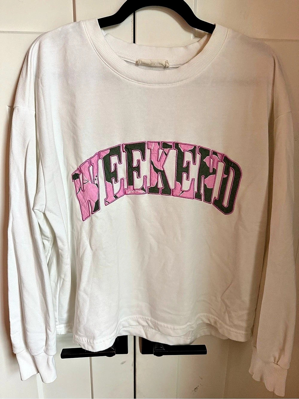 Happily Grey Weekend Sweatshirt Pink Graphic size M. Like new.